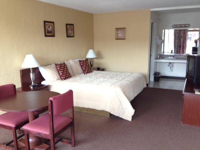 Red Carpet Inn Battleboro Habitación foto