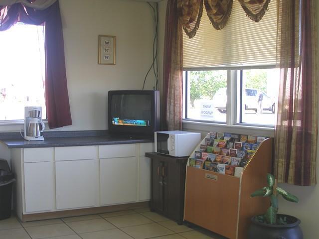 Red Carpet Inn Battleboro Interior foto